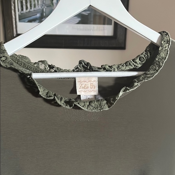 Elegant Green Lace Zadie B’s Women's Dress Large - Picture 4 of 9